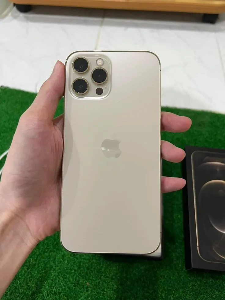 Apple iphone 12 pro max gold à dakar