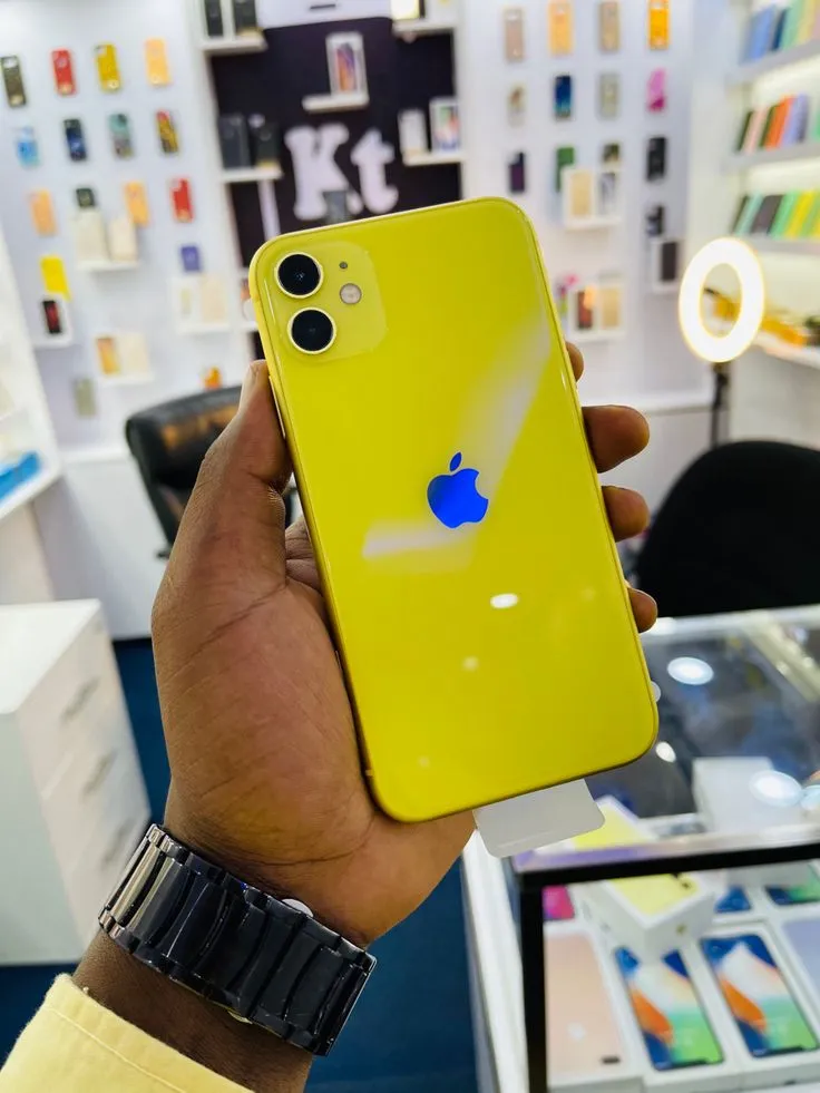 Apple iphone 11 simple jaune à dakar